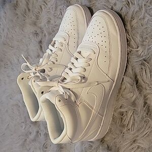 Women's White Nike HighTops Size 9